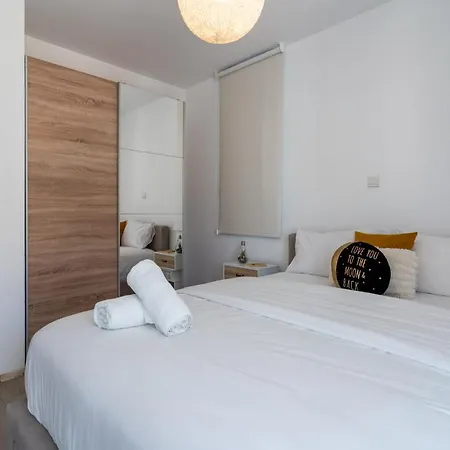 Flair - 1-bedroom & Balcony In Larnaca