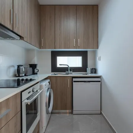 Flair - 1-bedroom & Balcony In Larnaca