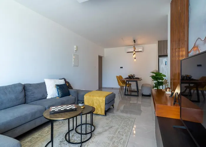 Flair - 1-bedroom & Balcony In Apartmán Larnaca