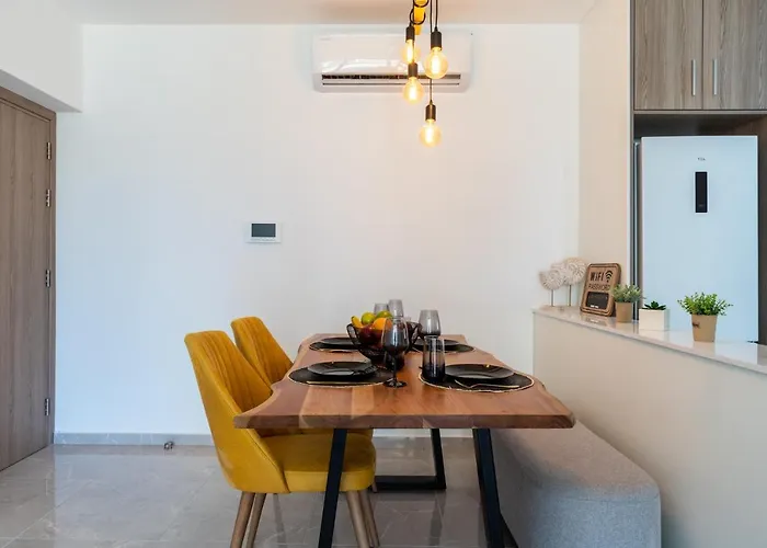 Flair - 1-bedroom & Balcony In Larnaca